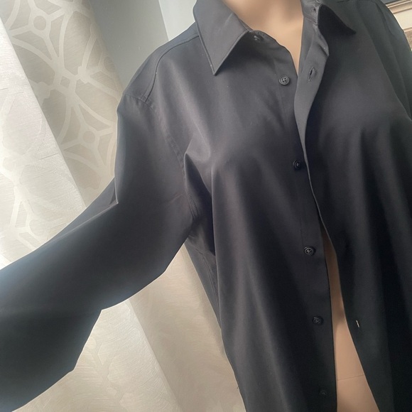 Elegant Black Button-Down Shirt size medium - Picture 3 of 6